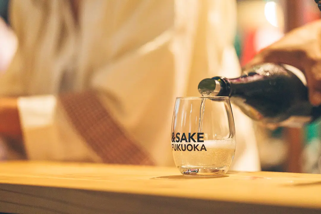 福岡の酒蔵と食が一堂に。夜まで盛り上がる祭典「&SAKE FUKUOKA 2026」